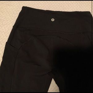 Lululemon leggings (fast and free with pockets)